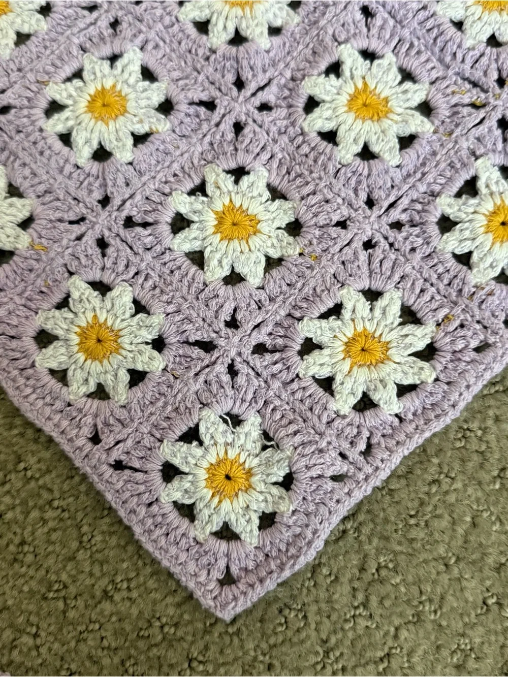 Crochet lavender daisy triangle bandana/headscarf